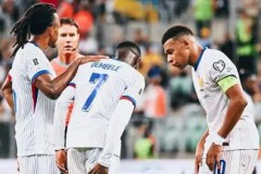 哈兰德比赛用球走红社交媒体，足球比赛传奇瞬间引发热议